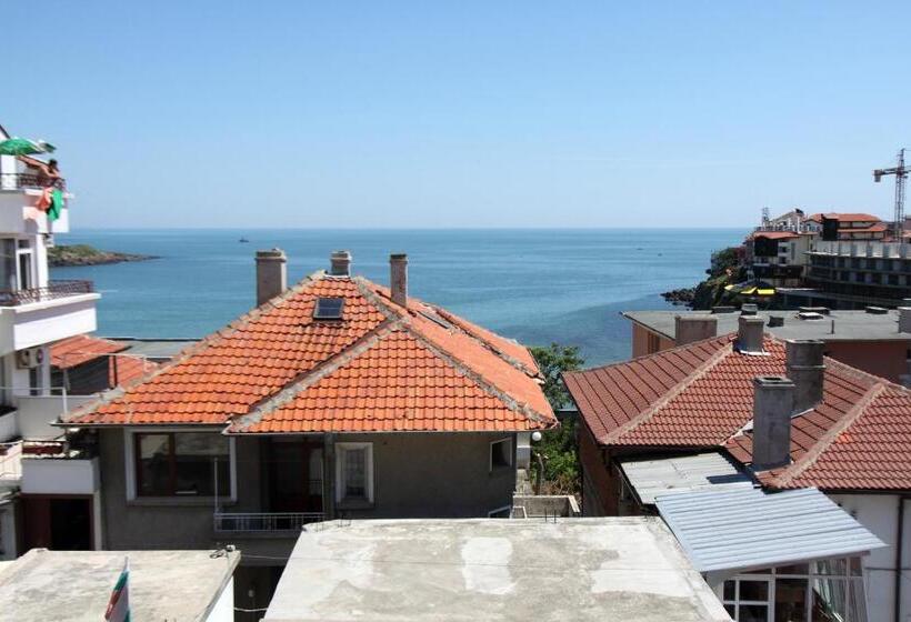 Номер Стандарт Трехместный, Family Hotel Verona