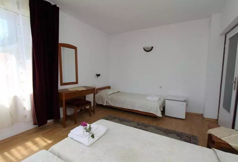 Standard Triple Room, Family Hotel Verona