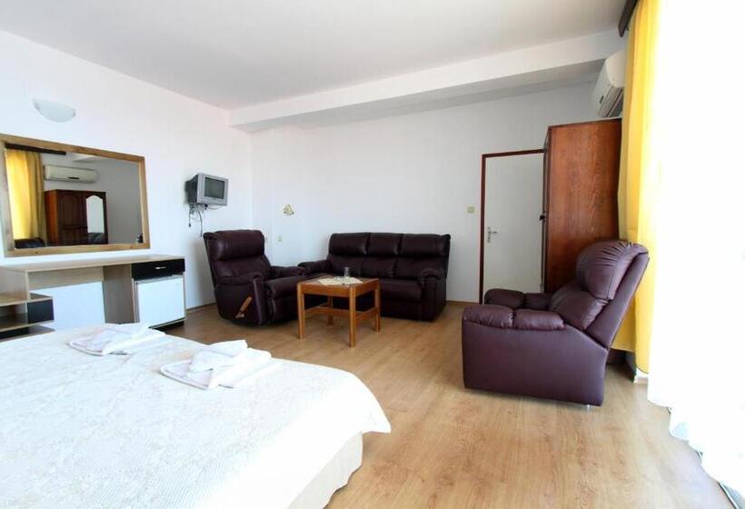 Студия Стандарт Вид на Море, Family Hotel Verona