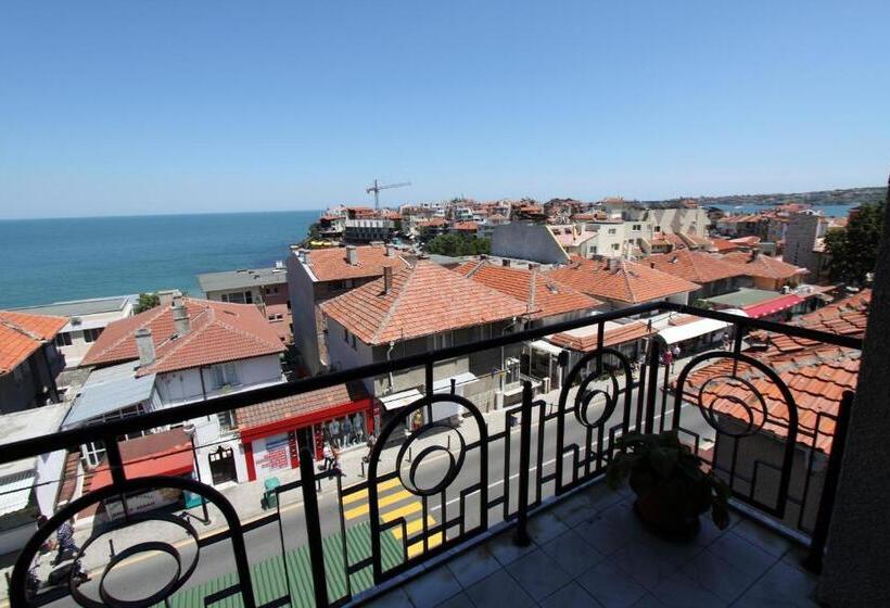 Студия Стандарт Вид на Море, Family Hotel Verona