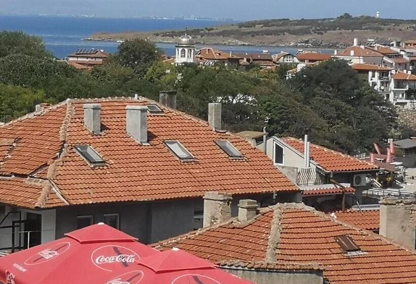 Люкс Боковой Вид на Море, Family Hotel Verona