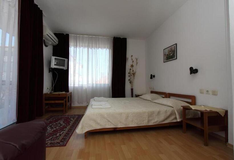 Апартаменты 1 Спальня Вид на Море, Family Hotel Verona