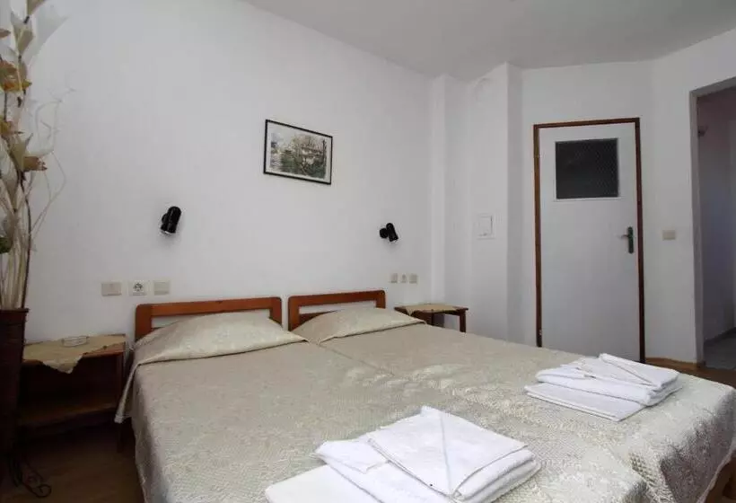 1 Bedroom Apartment Sea View, Family Hotel Verona