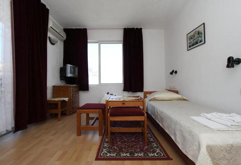 Апартаменты 1 Спальня Вид на Море, Family Hotel Verona