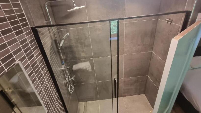 غرفة قياسية, Avalon