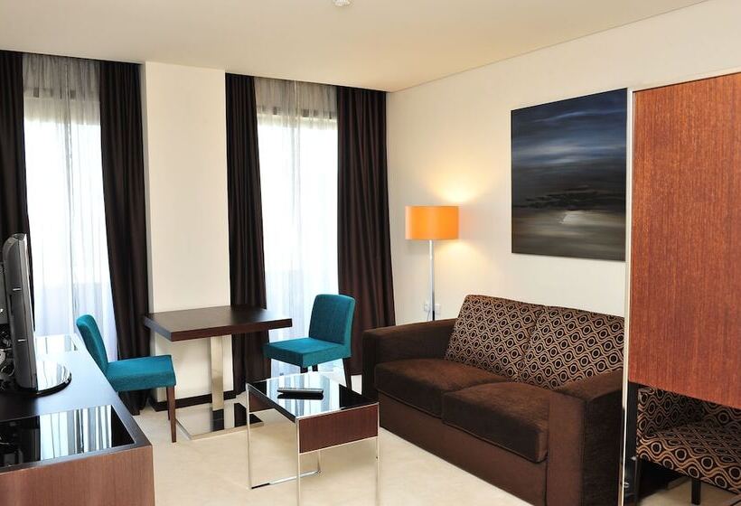سوییت, Axis Porto Business & Spa