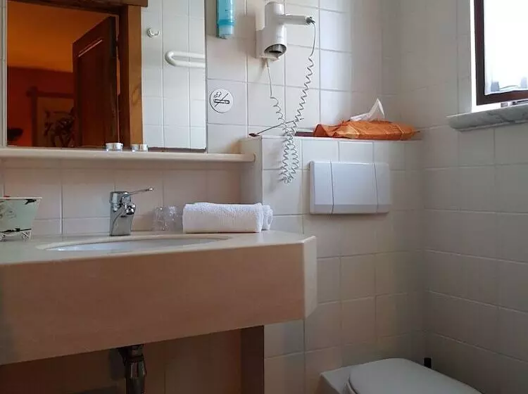 Standard Single Room, De Stokerij