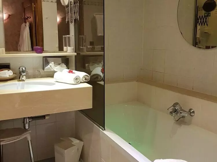 Standard Single Room, De Stokerij