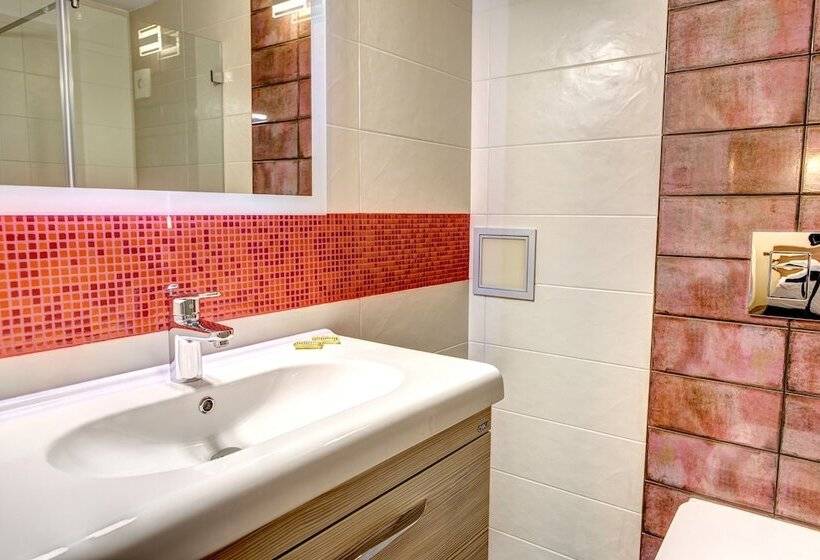 חדר אקונומי, Duchess