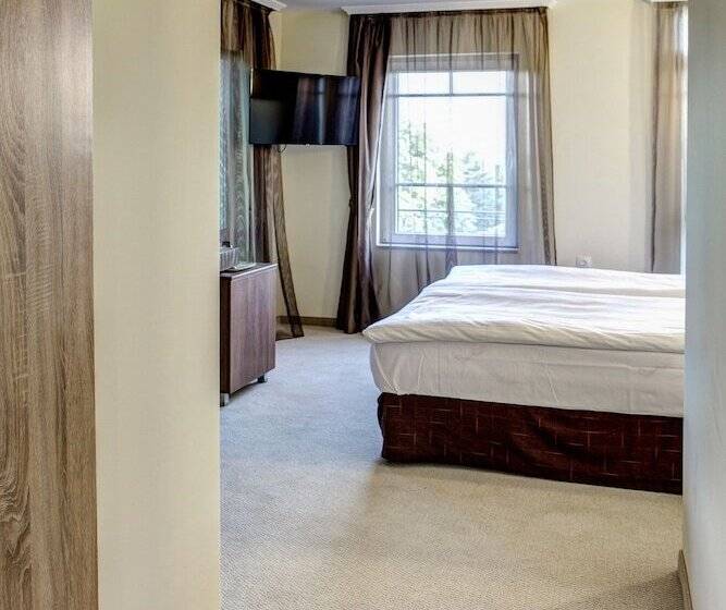 חדר משפחתי, Duchess