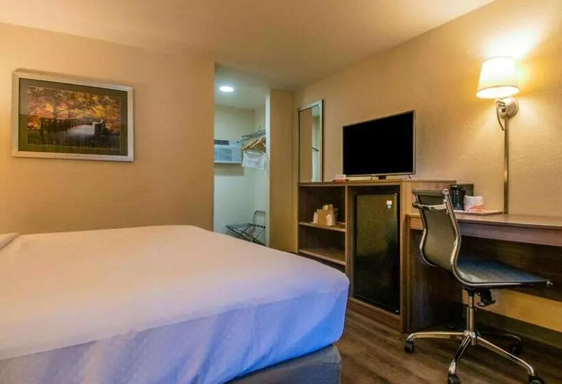 キングサイズベッドのスタンダードルーム, Econo Lodge Cherokee Near River Park