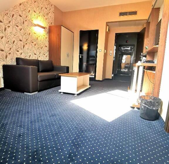 Aile Süiti, Elate Plaza