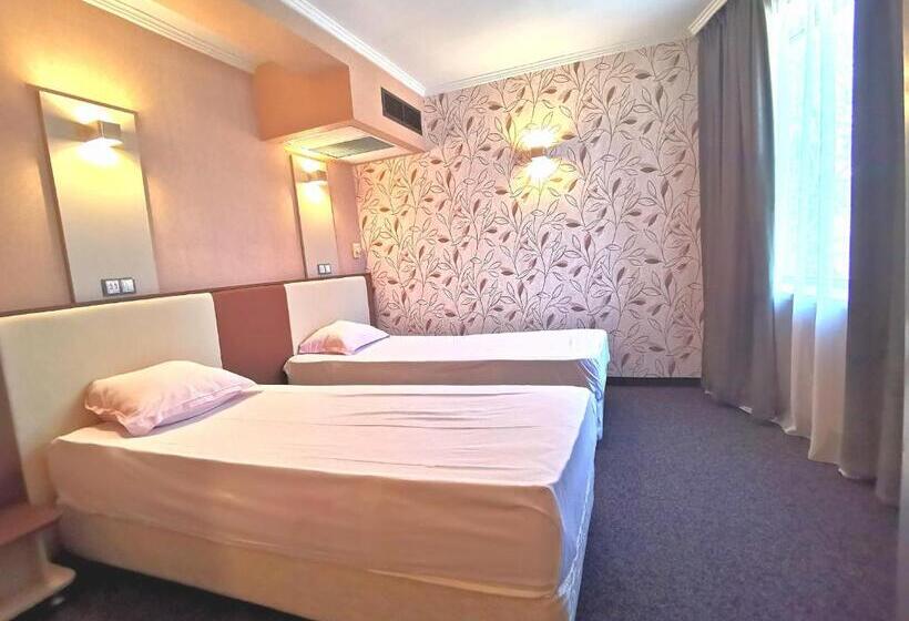 Aile Süiti, Elate Plaza