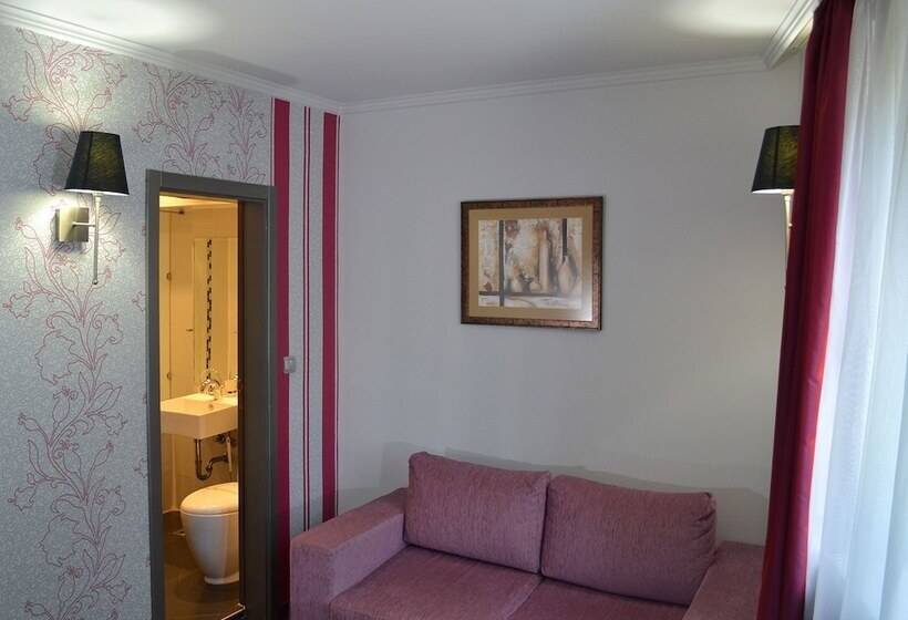 Aile Süiti, Elate Plaza