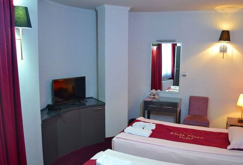 Aile Süiti, Elate Plaza