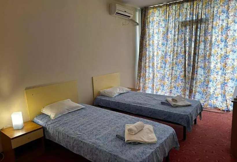 Economy-huone, International House Of Journalists Resort