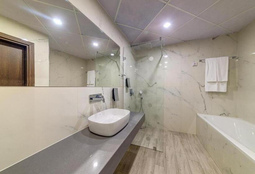 سوییت جونیور با بالکن, Spa Hotel Kiparis