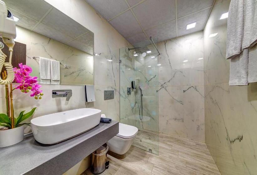 اتاق لوکس سه تخته, Spa Hotel Kiparis