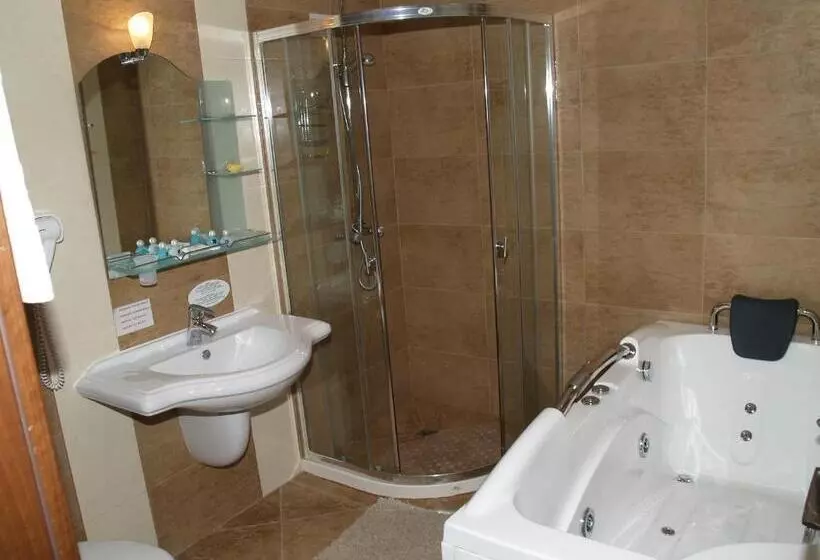 سوئیت دلوکس 2 خوابه, Laguna Beach Resort & Spa