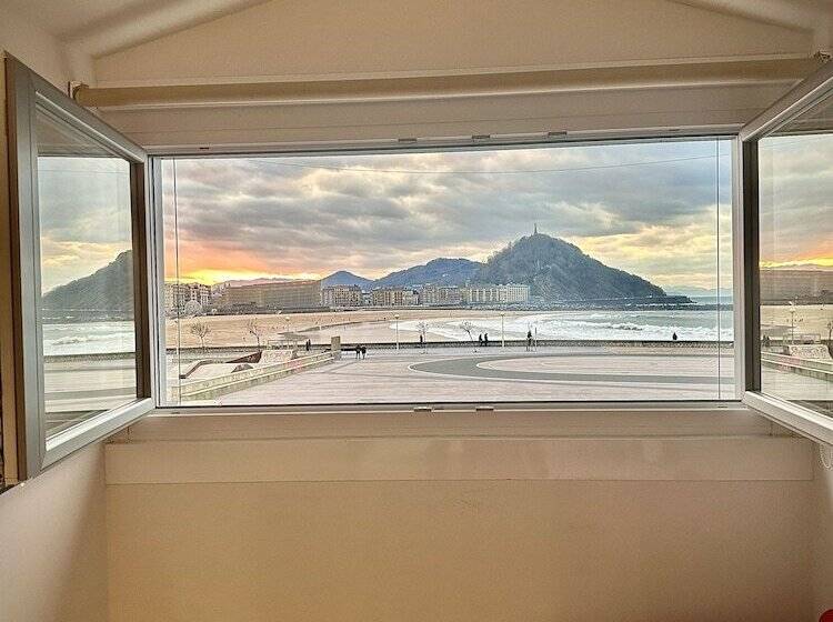 اتاق سوپریور با چشمانداز دریا, Punta Monpas