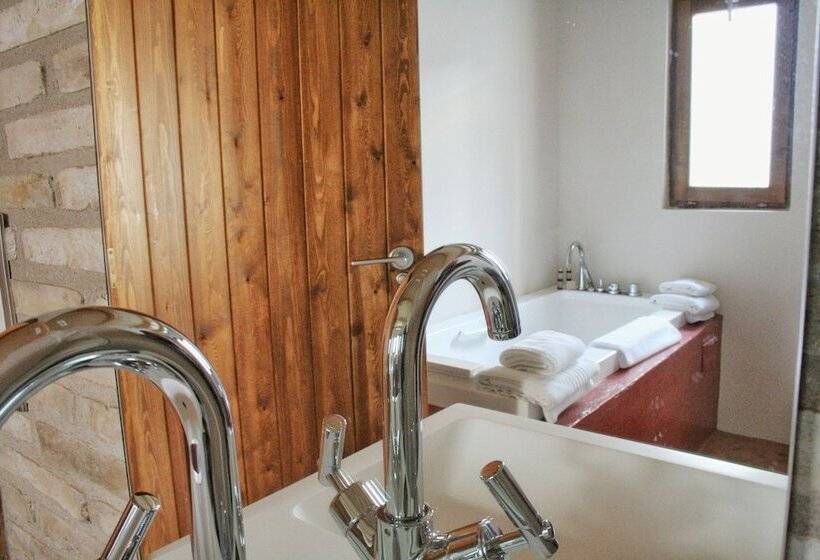 Номер Стандарт, Posada De Uncastillo