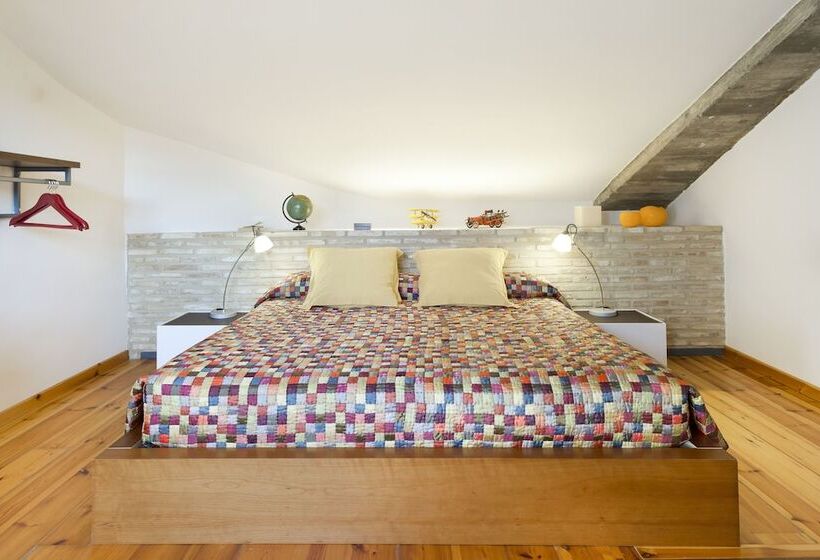 Номер Стандарт, Posada De Uncastillo