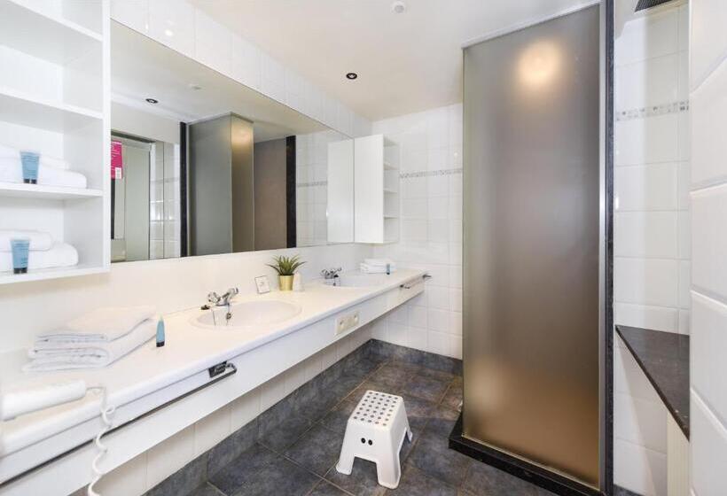 חדר משפחתי, Vakantiedomein Hoge Duin