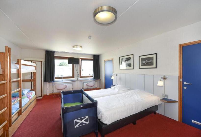 חדר משפחתי, Vakantiedomein Hoge Duin