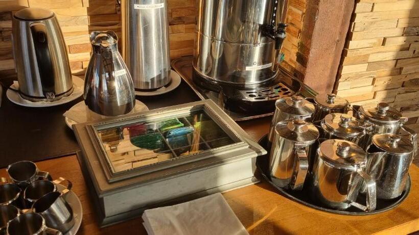 Семейный Номер, Westendia Free Parking Top Breakfast