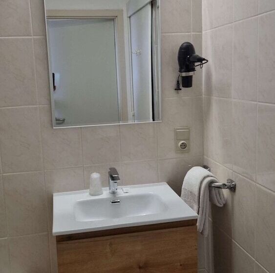 חדר משפחתי, Westendia Free Parking Top Breakfast