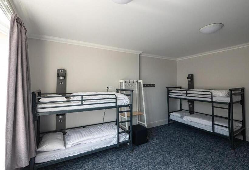 패밀리 룸, A&o Brighton Beach