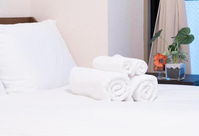 סטודיו דלוקס, Elizabeth Garden Ii