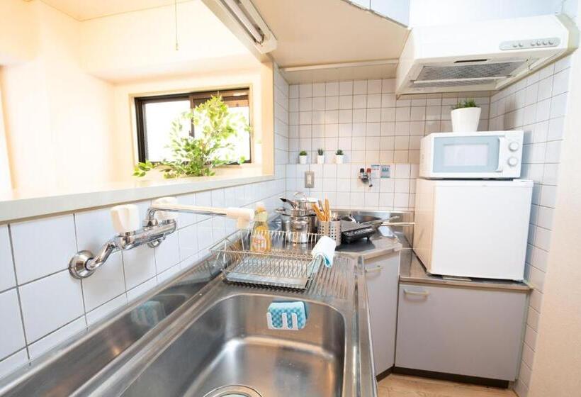 סטודיו דלוקס, Elizabeth Garden Ii