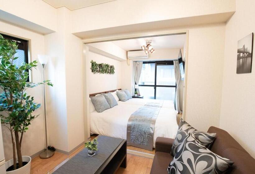 סטודיו דלוקס, Elizabeth Garden Ii