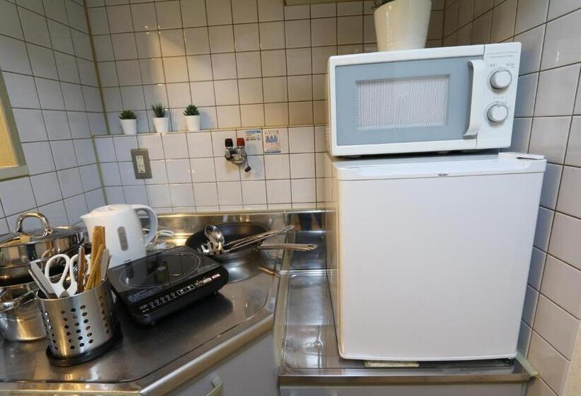 סטודיו דלוקס, Elizabeth Garden Ii