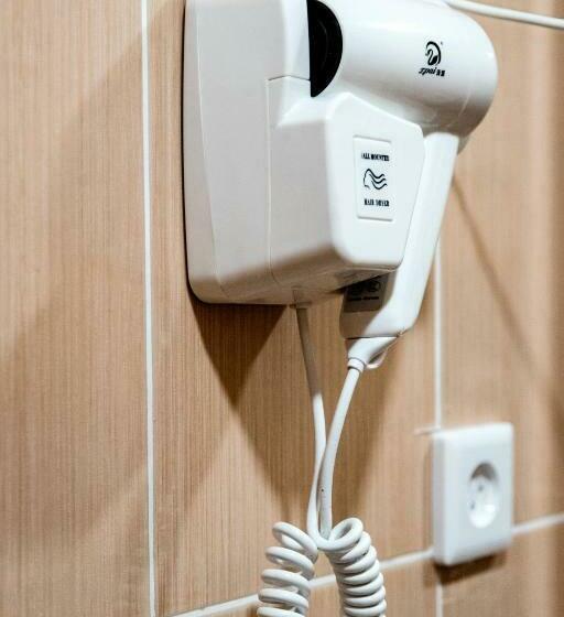 سوییت جونیور, Golden Palace