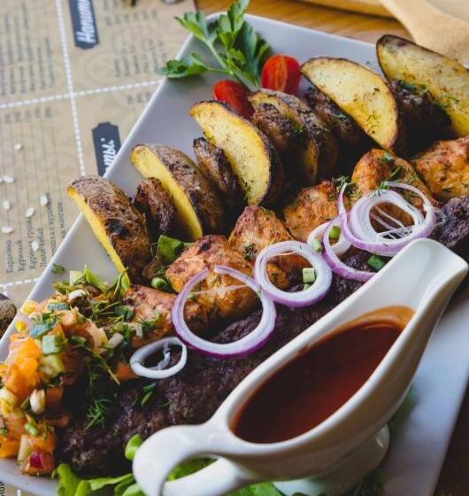 اتاق خانوادگی, Golden Palace