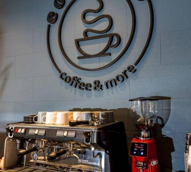 سوییت, Golden Palace