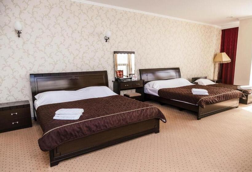 اتاق خانوادگی, Golden Palace