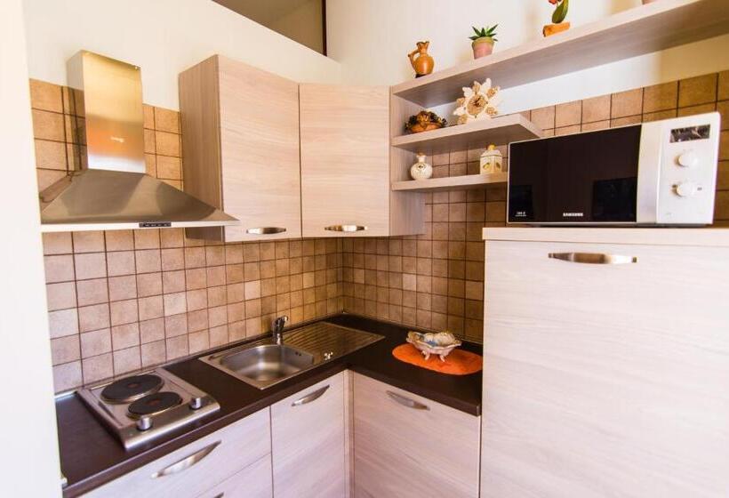 Семейное Студио, B&b Soli D'oro