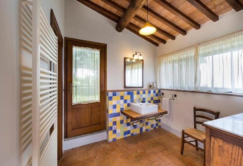 غرفة قياسية ثلاثية ذات اطلالة, Agriturismo Podere L'aione