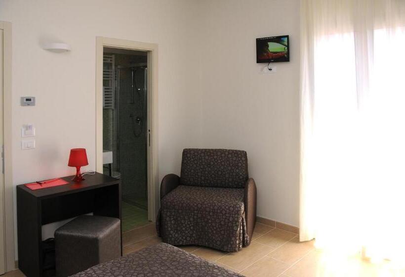 Quarto Triplo Estandar com Sacada, Morena