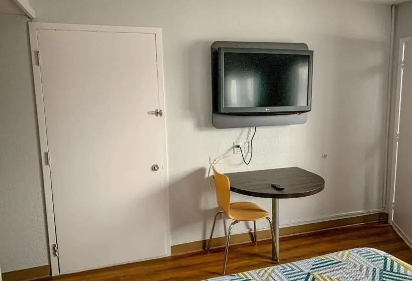 اتاق استاندارد چهار تخته, Motel 6dayton, Oh