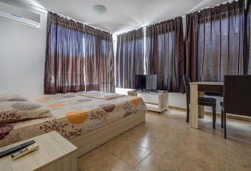 Студио Стандарт с Видом, Saint George Hotel 1