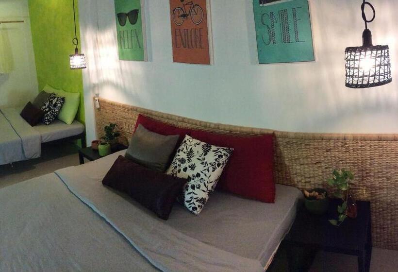 اتاق لوکس چهار تخته, Domino Homestay