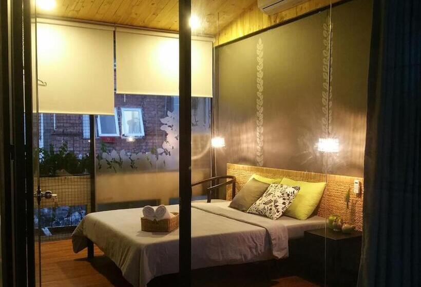 استودیوی استاندارد, Domino Homestay