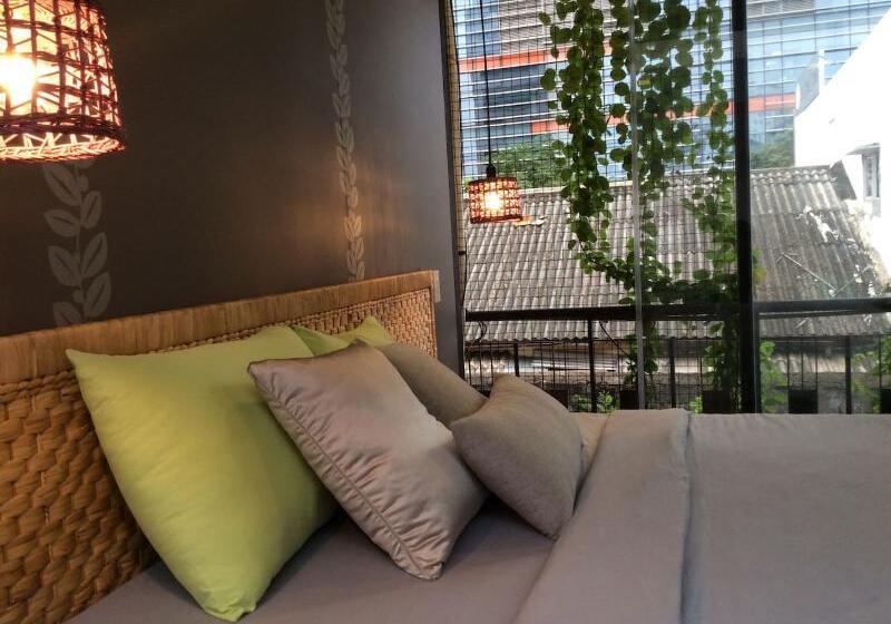 اتاق خانوادگی, Domino Homestay