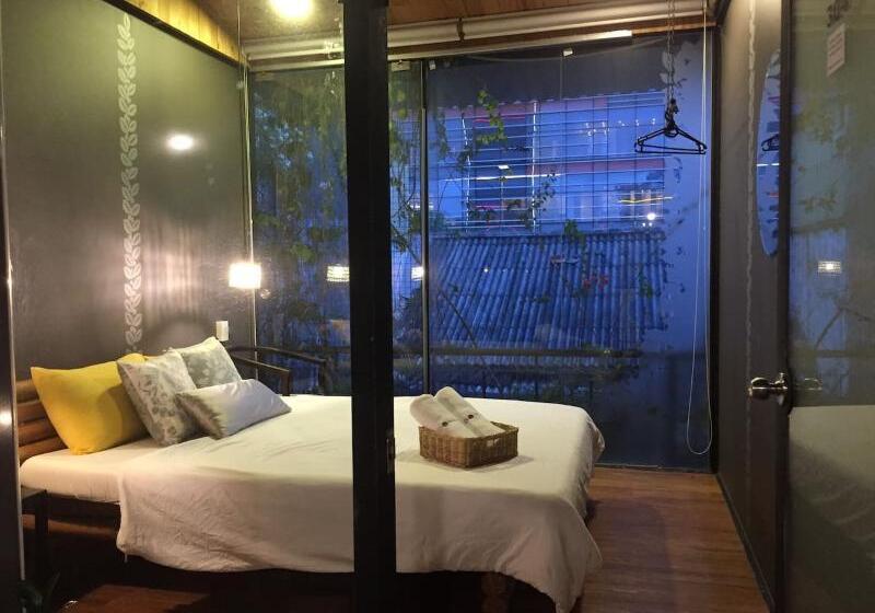 استودیوی استاندارد, Domino Homestay