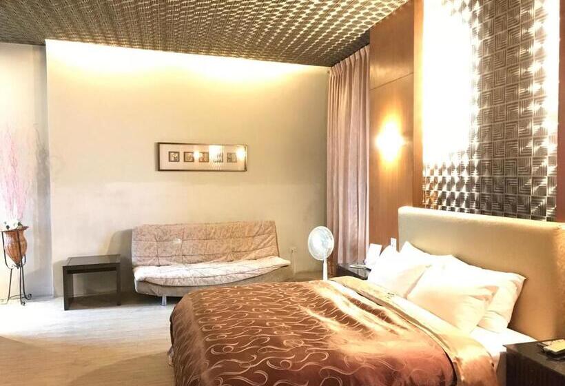 اتاق اکونومی, Hiye Fashion Motel
