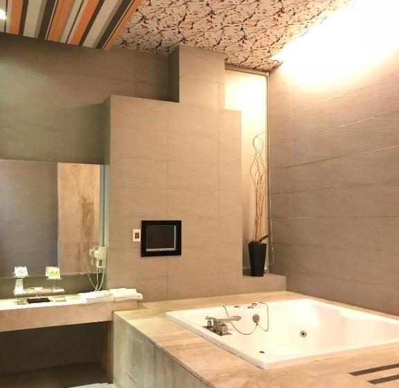 اتاق اکونومی, Hiye Fashion Motel